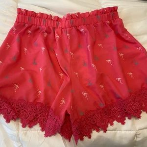 Pink flamingos 🦩 shorts. Size XL fits like a L